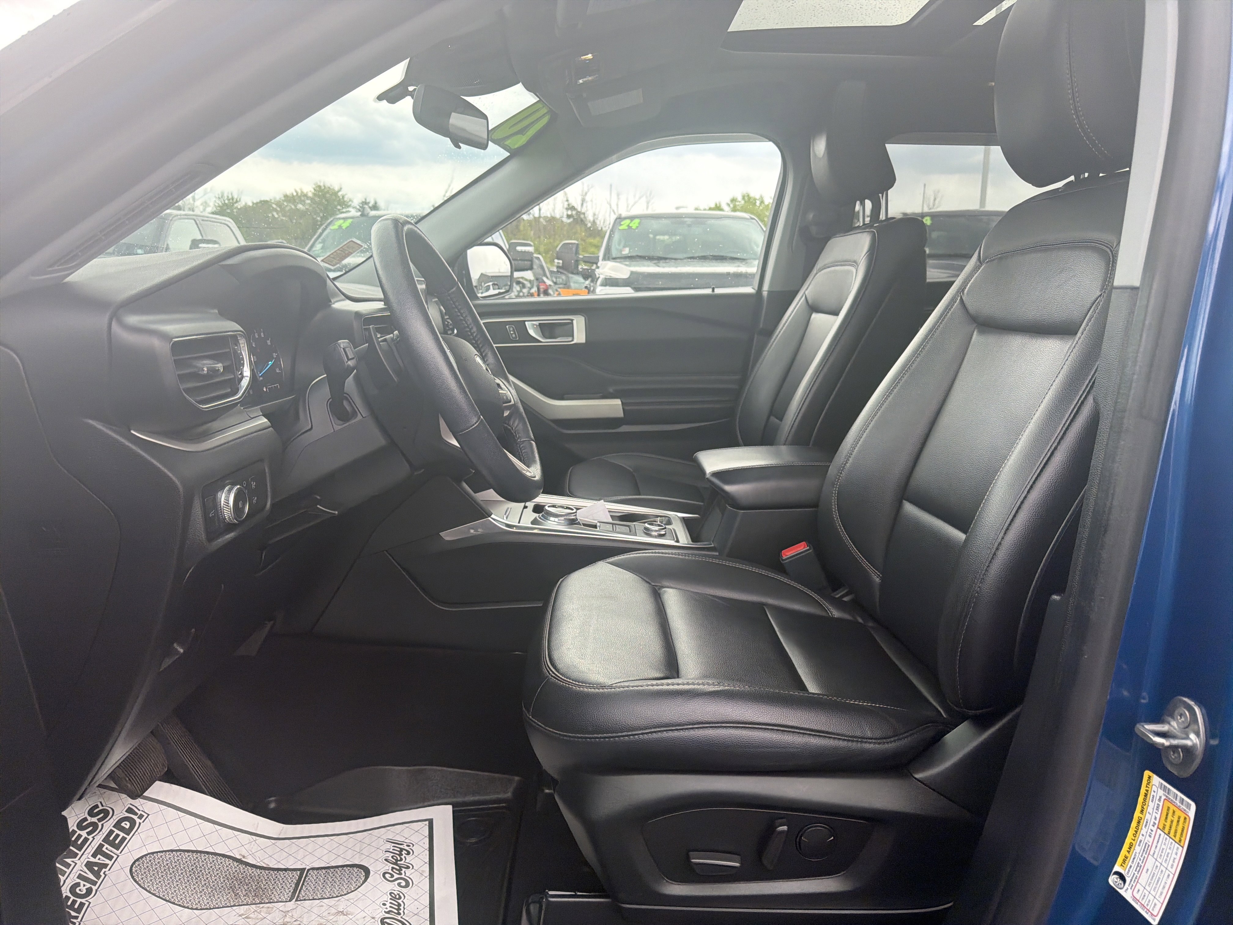 Certified 2020 Ford Explorer XLT w/ Equipment Group 202A AWD/4WD image 13