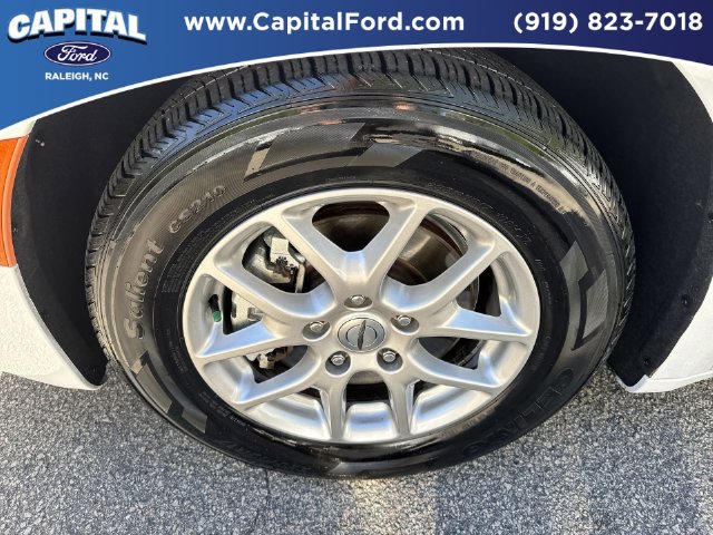 Used 2025 Chrysler Pacifica Select FWD image 13