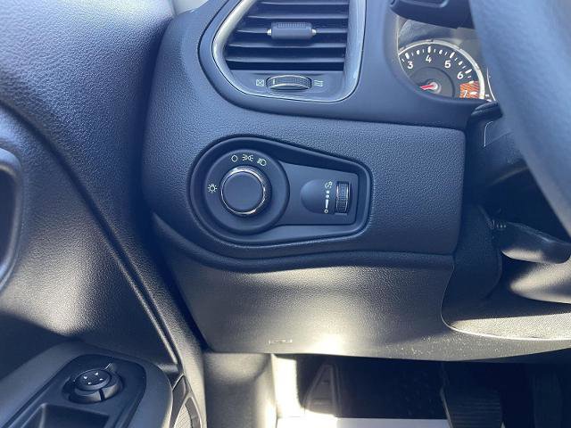 Used 2023 Jeep Renegade Latitude image 16