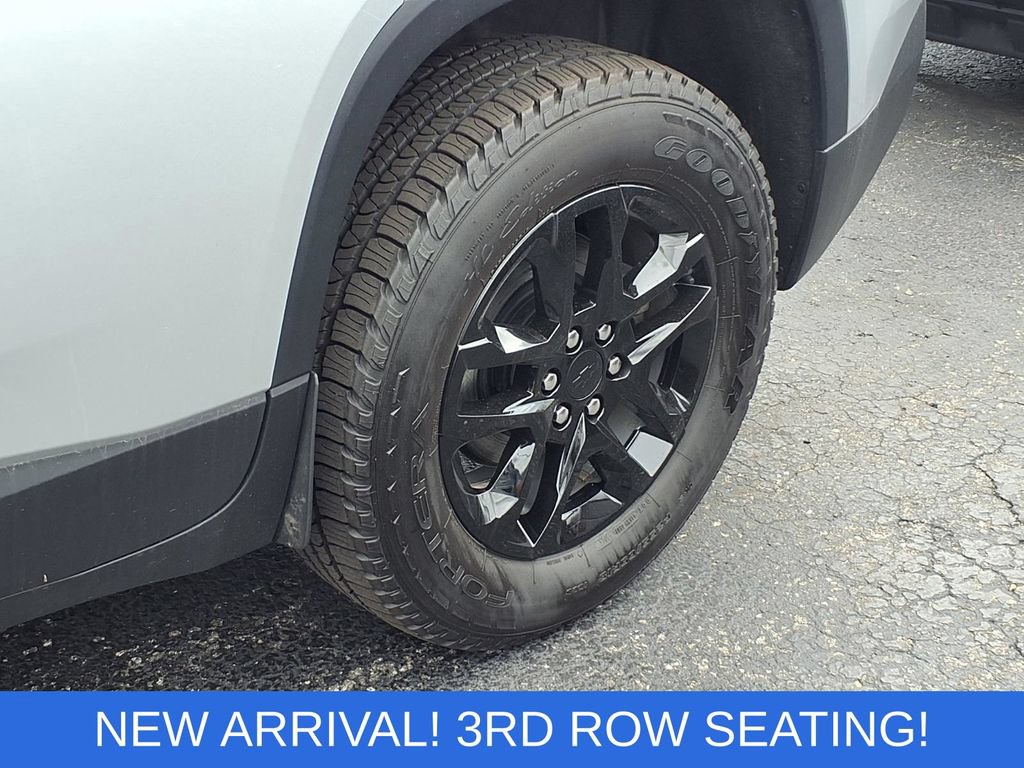 Used 2022 Chevrolet Traverse LS AWD/4WD image 27