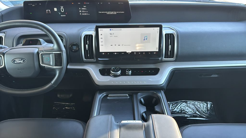 Certified 2025 Ford Expedition Active AWD/4WD image 9