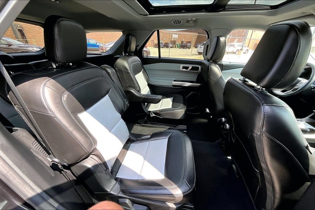 Certified 2022 Ford Explorer XLT w/ Equipment Group 202A AWD/4WD image 26