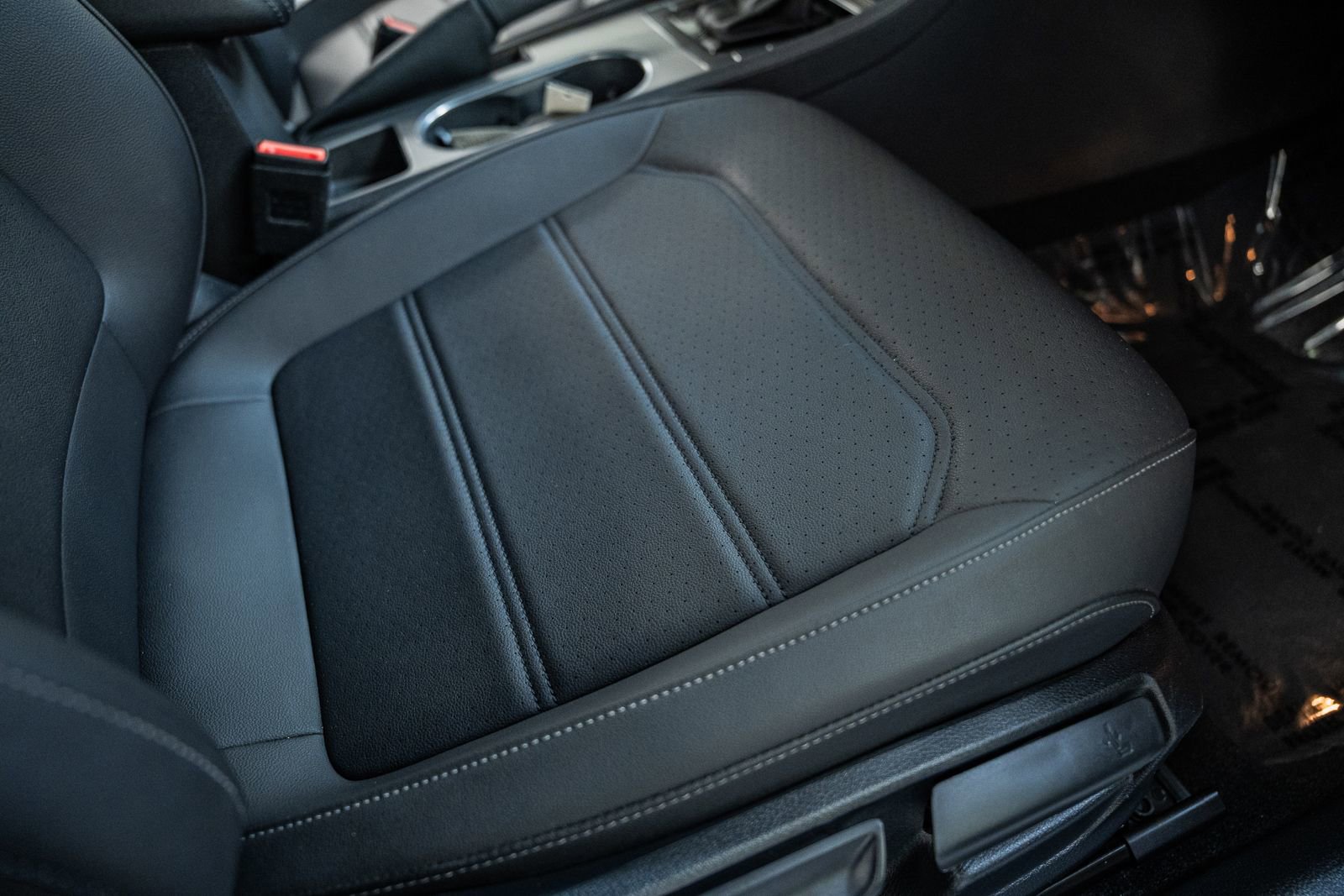 Used 2021 Volkswagen Passat 2.0T R-Line image 35