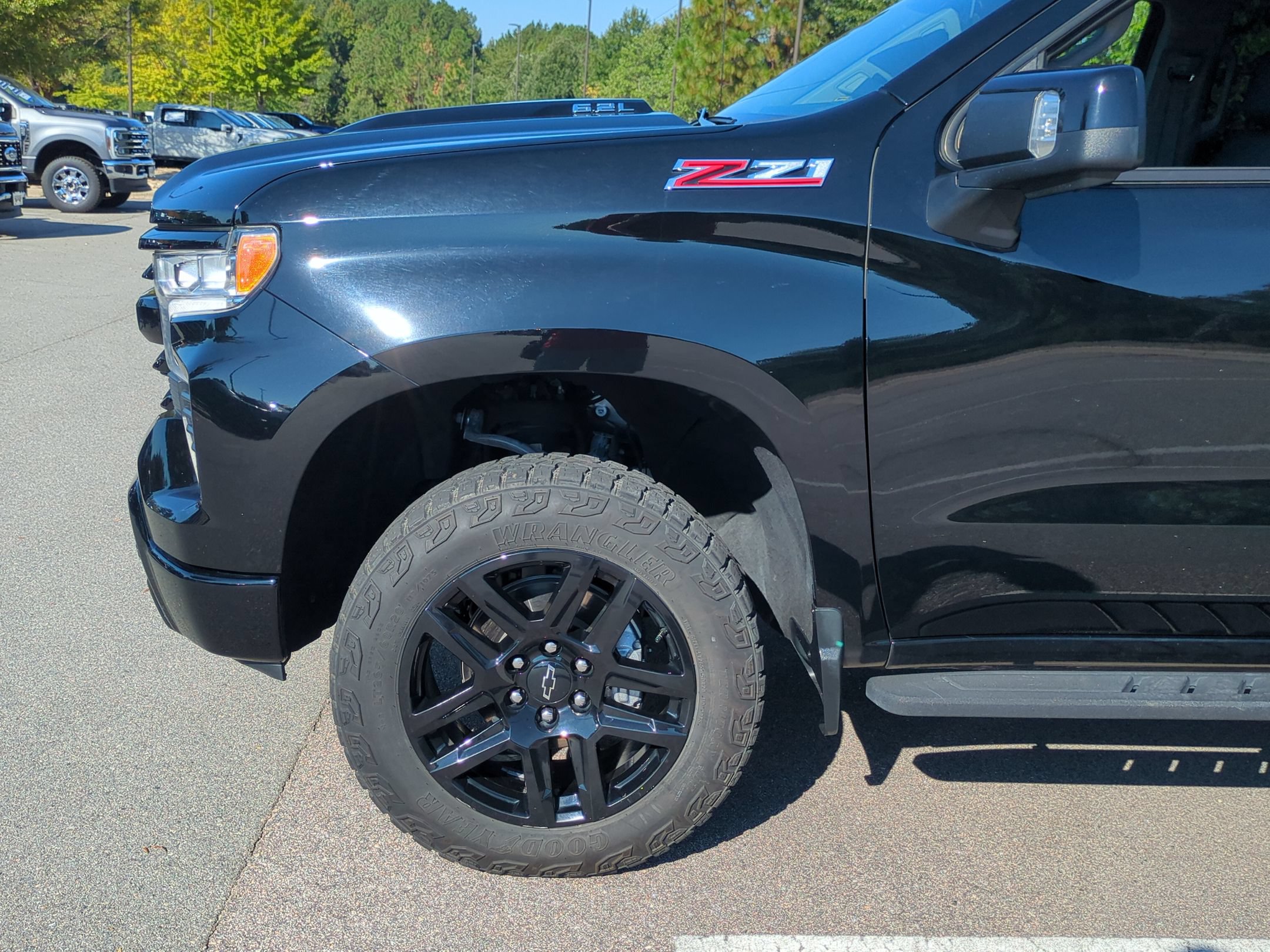 Used 2024 Chevrolet Silverado 1500 LT Trail Boss w/ Convenience Package II AWD/4WD image 11