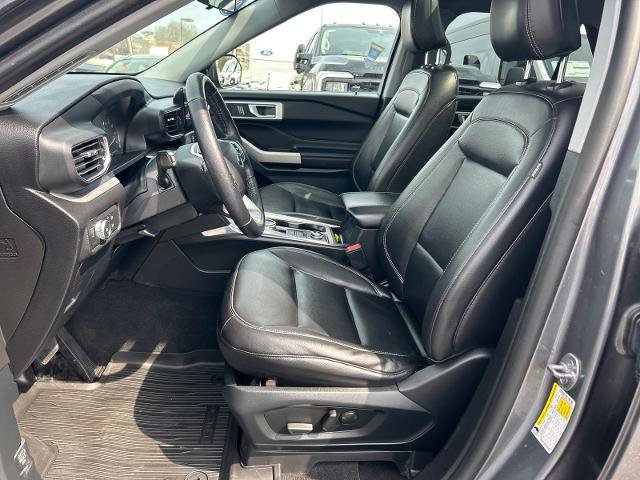 Certified 2021 Ford Explorer XLT w/ Equipment Group 202A image 9