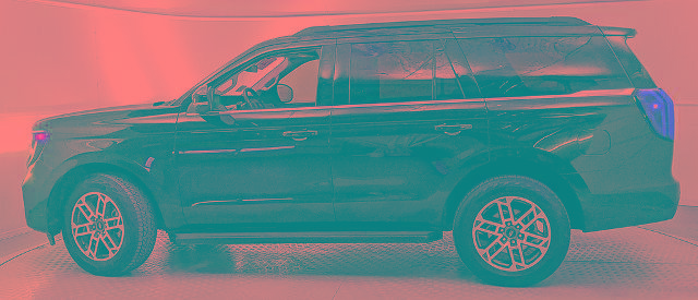 Certified 2025 Ford Expedition Active AWD/4WD image 5