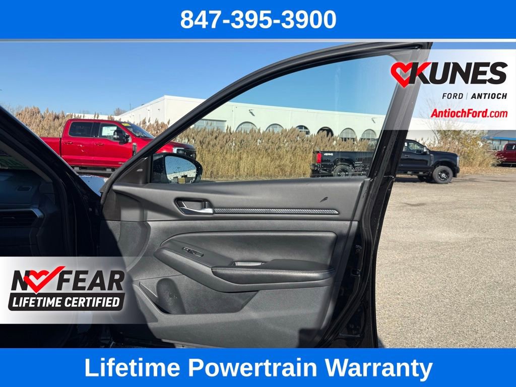 Used 2024 Nissan Altima 2.5 SV image 13