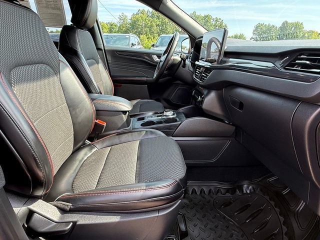 Certified 2024 Ford Escape ST-Line w/ Tech Pack #1 FWD image 23