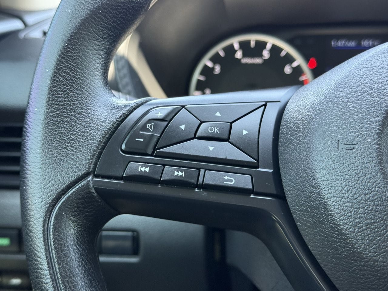 Used 2025 Nissan Sentra S FWD image 12