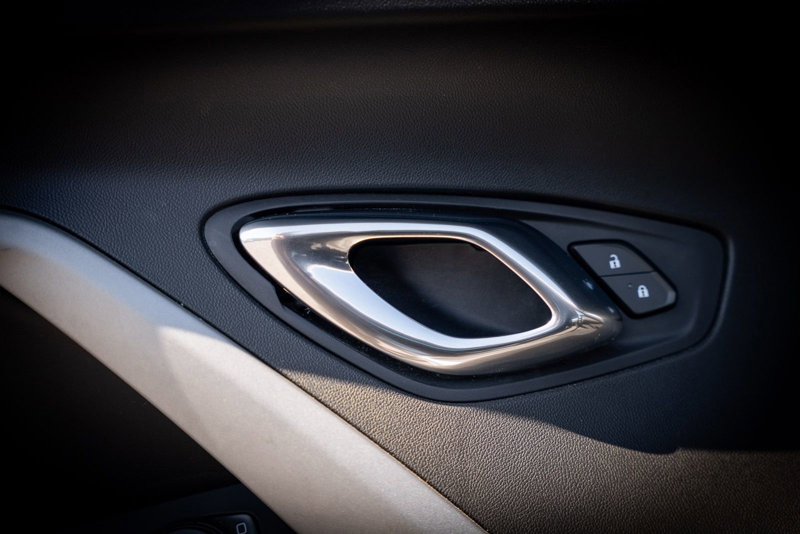 Used 2018 Chevrolet Camaro SS image 33