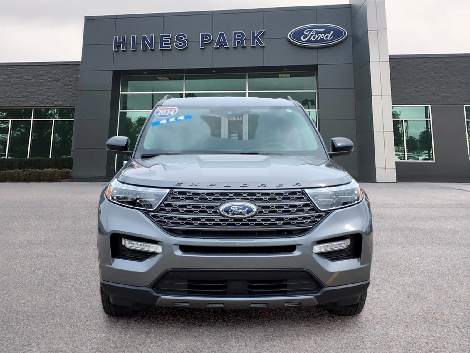 Certified 2024 Ford Explorer XLT w/ Equipment Group 202A AWD/4WD image 2