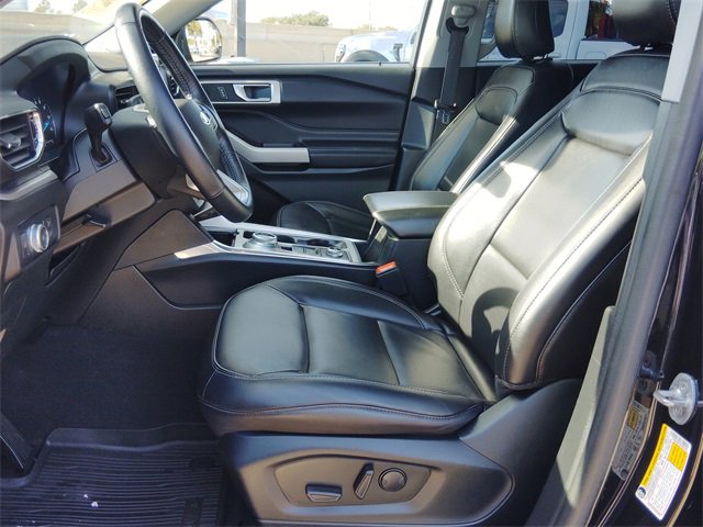 Certified 2022 Ford Explorer XLT w/ Equipment Group 202A image 8
