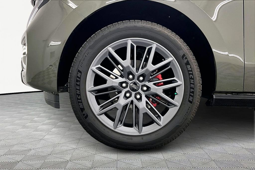 Certified 2025 Ford Expedition Platinum w/ Stealth Performance Package image 9