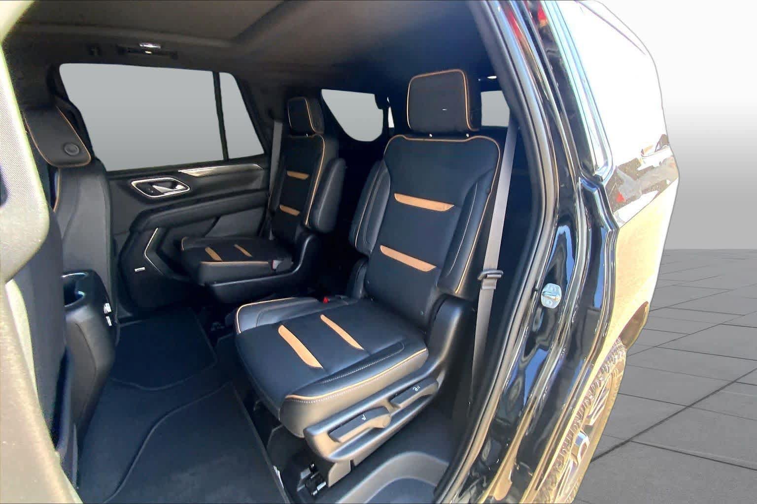 Used 2024 GMC Yukon AT4 w/ AT4 Premium Plus Package AWD/4WD image 21