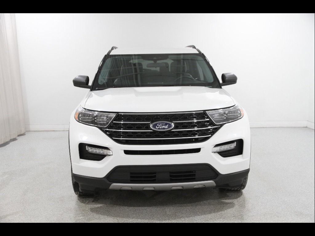 Certified 2023 Ford Explorer XLT w/ Equipment Group 202A image 4