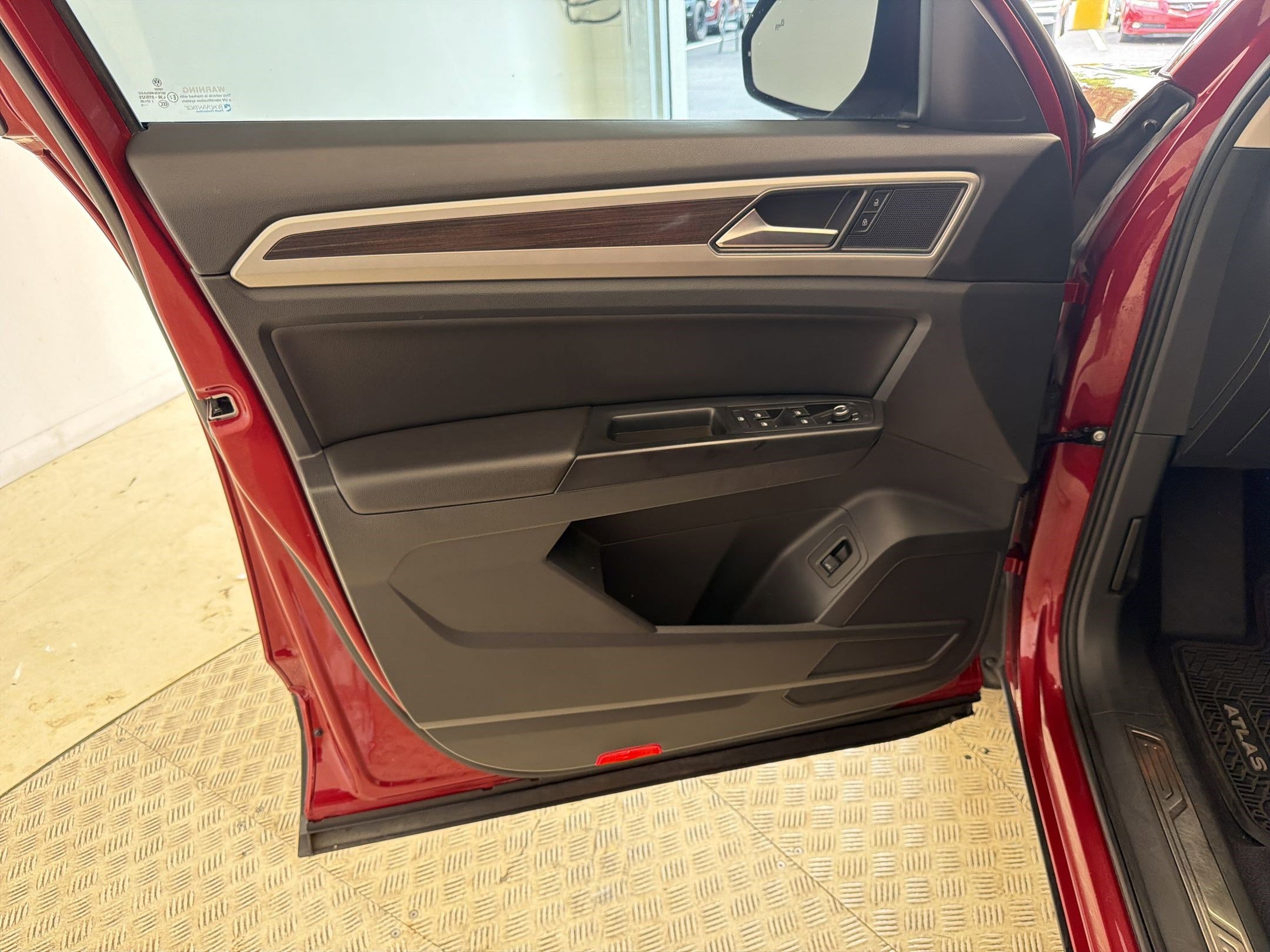 Used 2019 Volkswagen Atlas SEL FWD image 21
