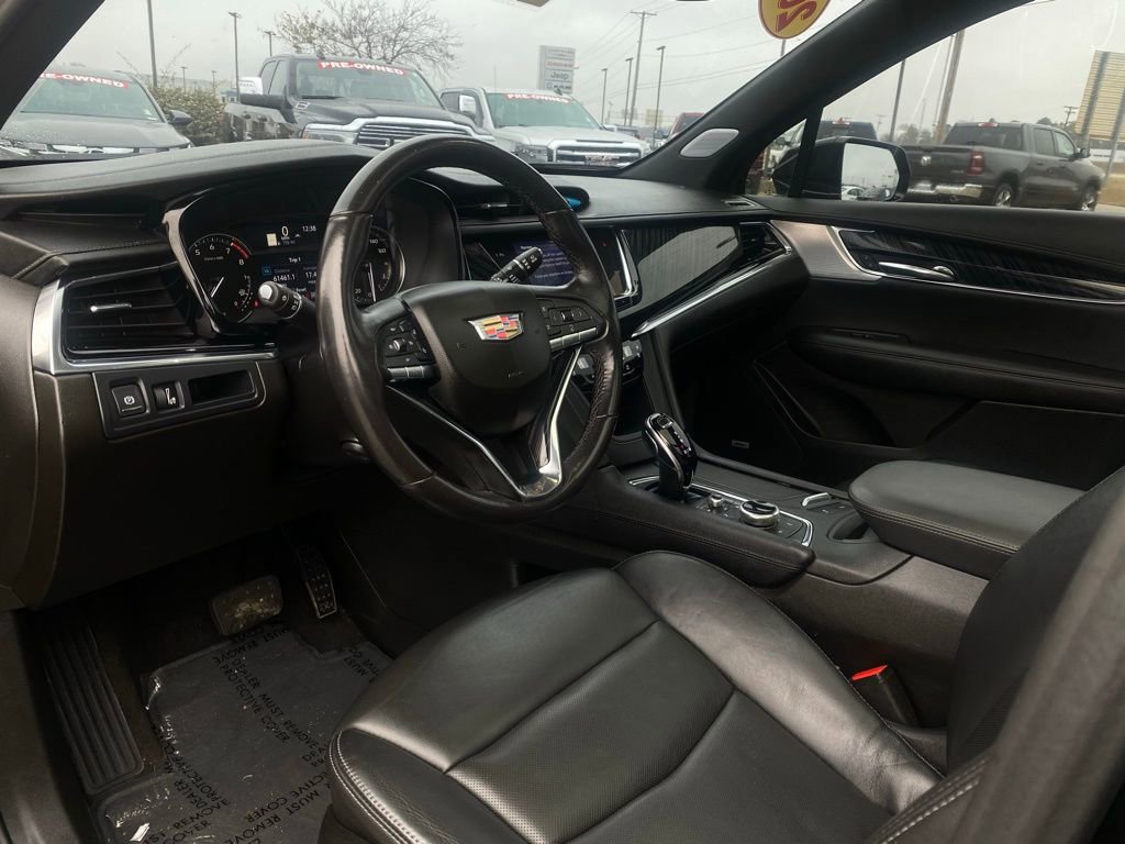 Used 2023 Cadillac XT6 Premium Luxury image 10