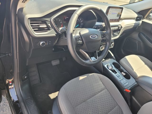 Certified 2022 Ford Escape SE w/ SE Sport Appearance Package FWD image 9