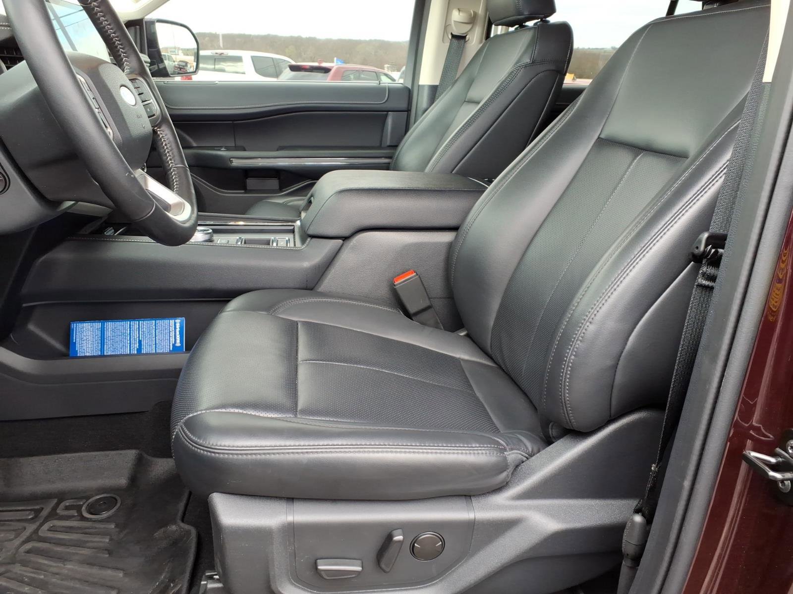 Certified 2024 Ford Expedition XLT image 10