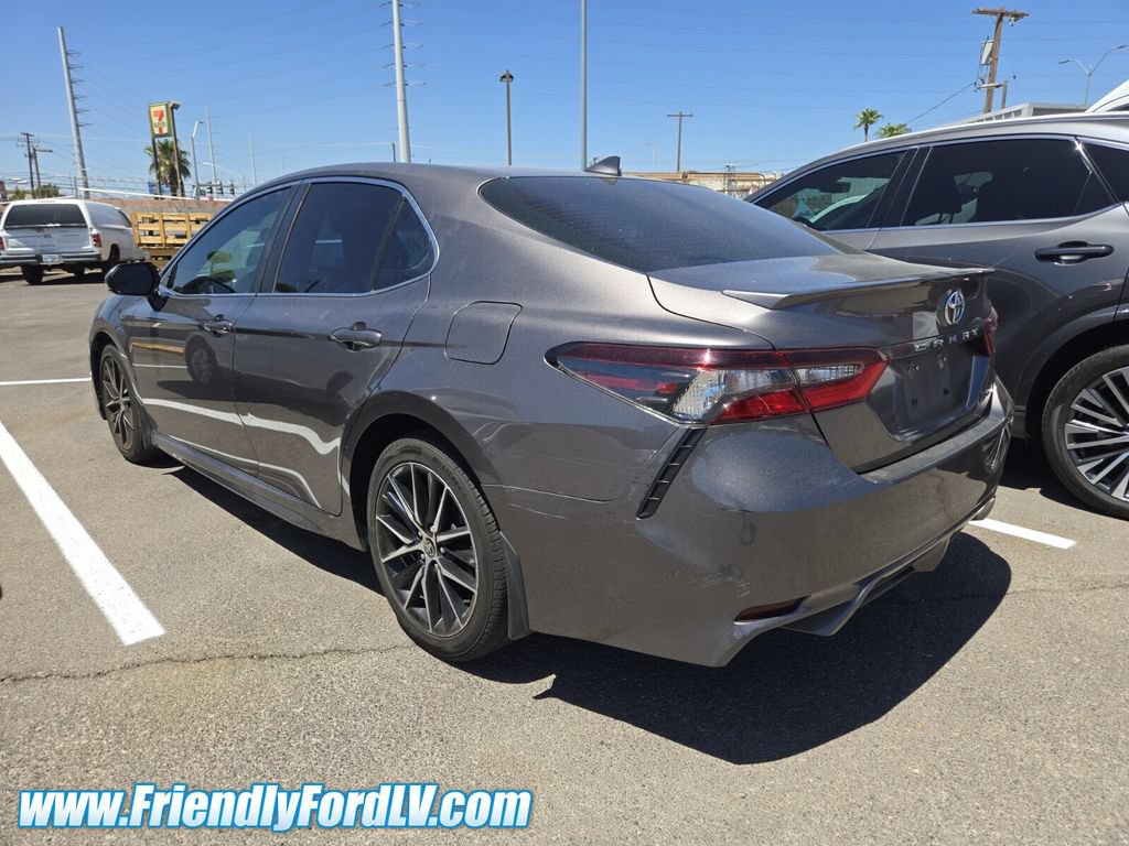 Used 2021 Toyota Camry SE w/ Carpet Mat Package (TMS) FWD image 3