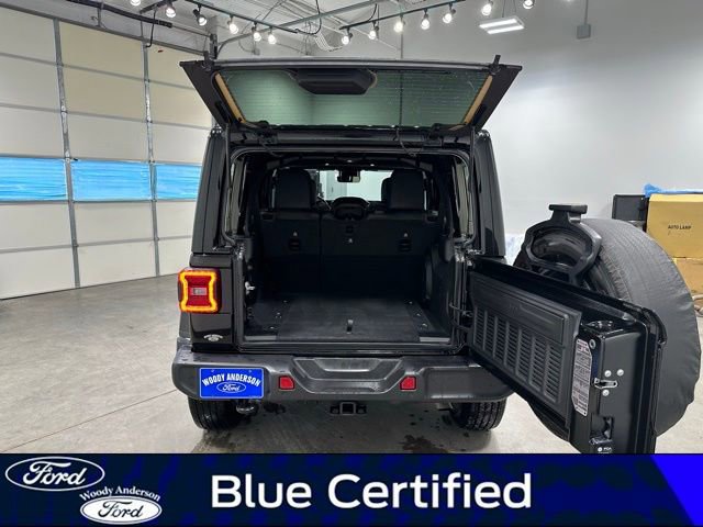 Used 2024 Jeep Wrangler Unlimited Sahara w/ Technology Group image 7