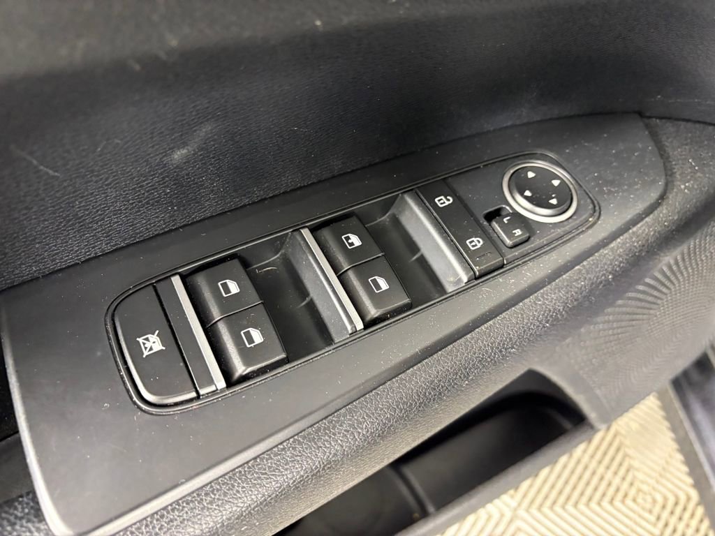 Used 2019 Kia Forte LXS image 13