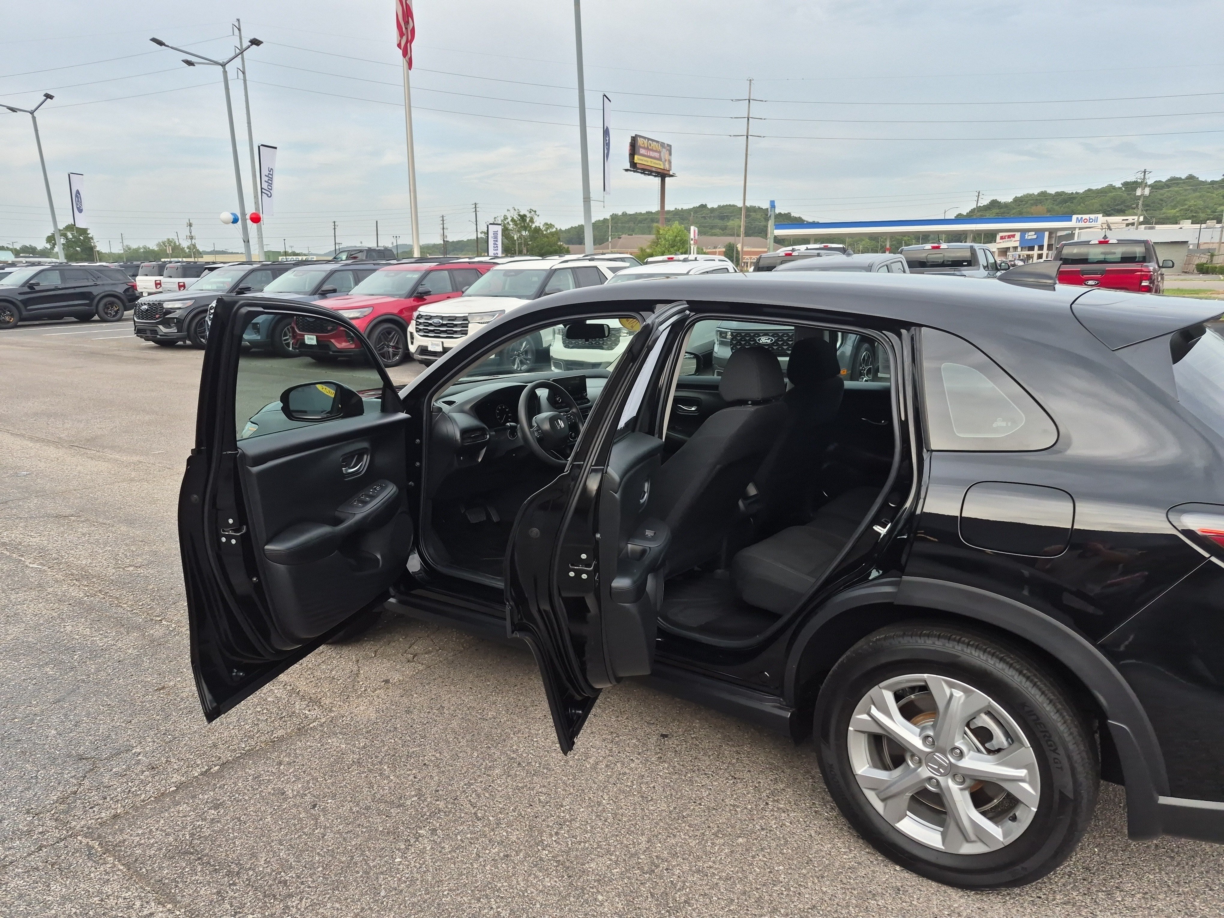 Used 2025 Honda HR-V LX image 12