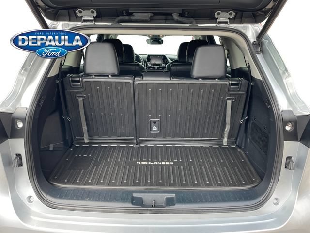 Used 2022 Toyota Highlander XLE AWD/4WD image 6