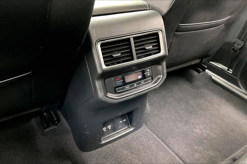 Used 2025 Volkswagen Atlas SE FWD image 34