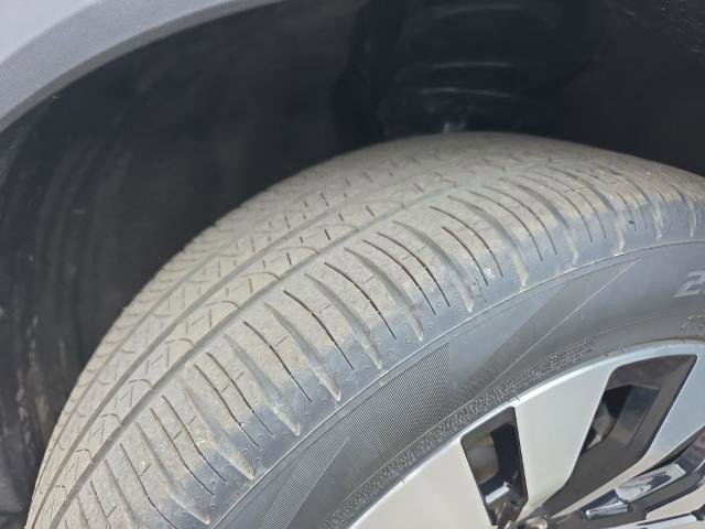 Certified 2025 Ford Explorer Platinum w/ LUX Leather Package AWD/4WD image 38