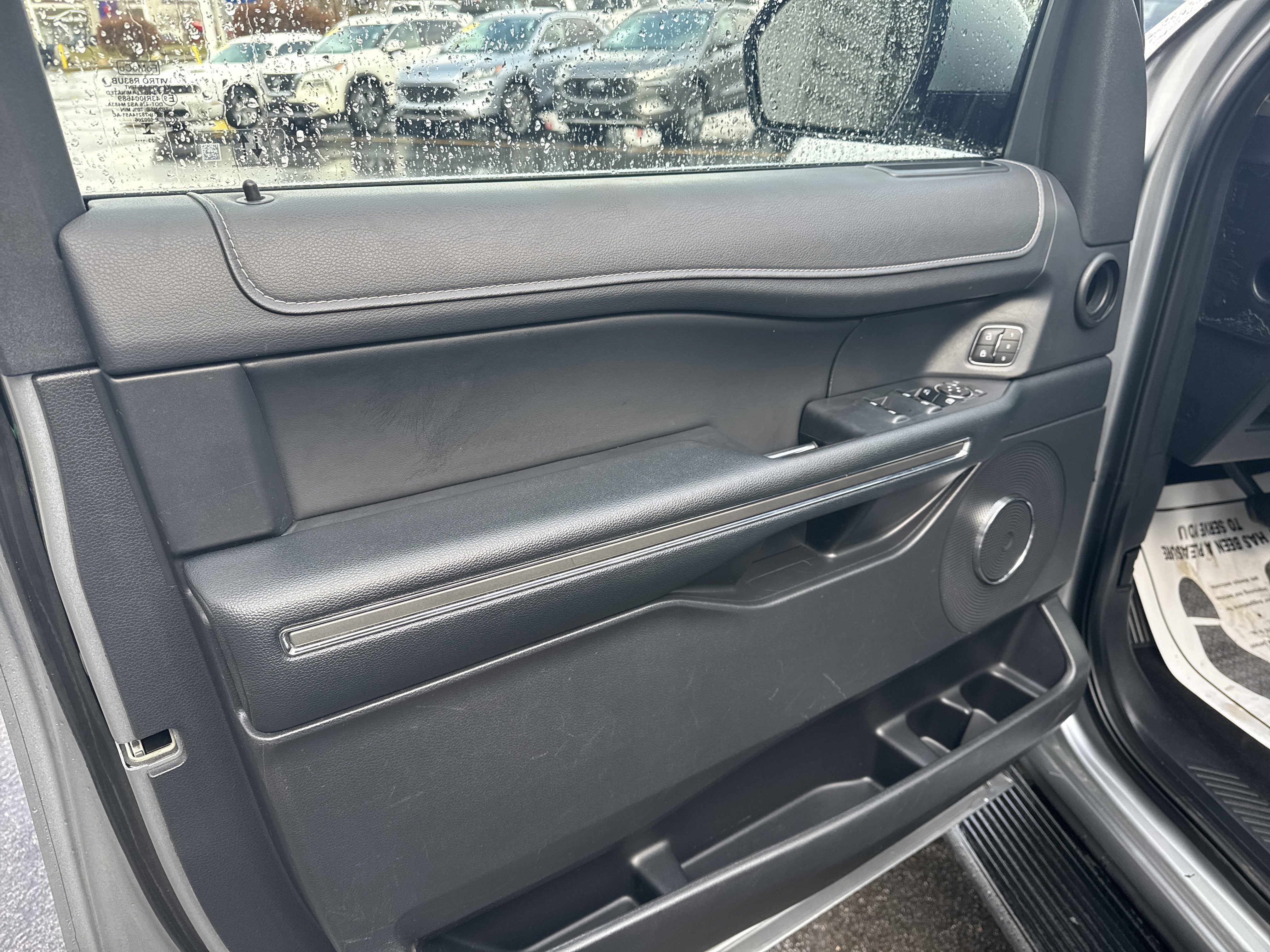 Certified 2024 Ford Expedition XLT image 9