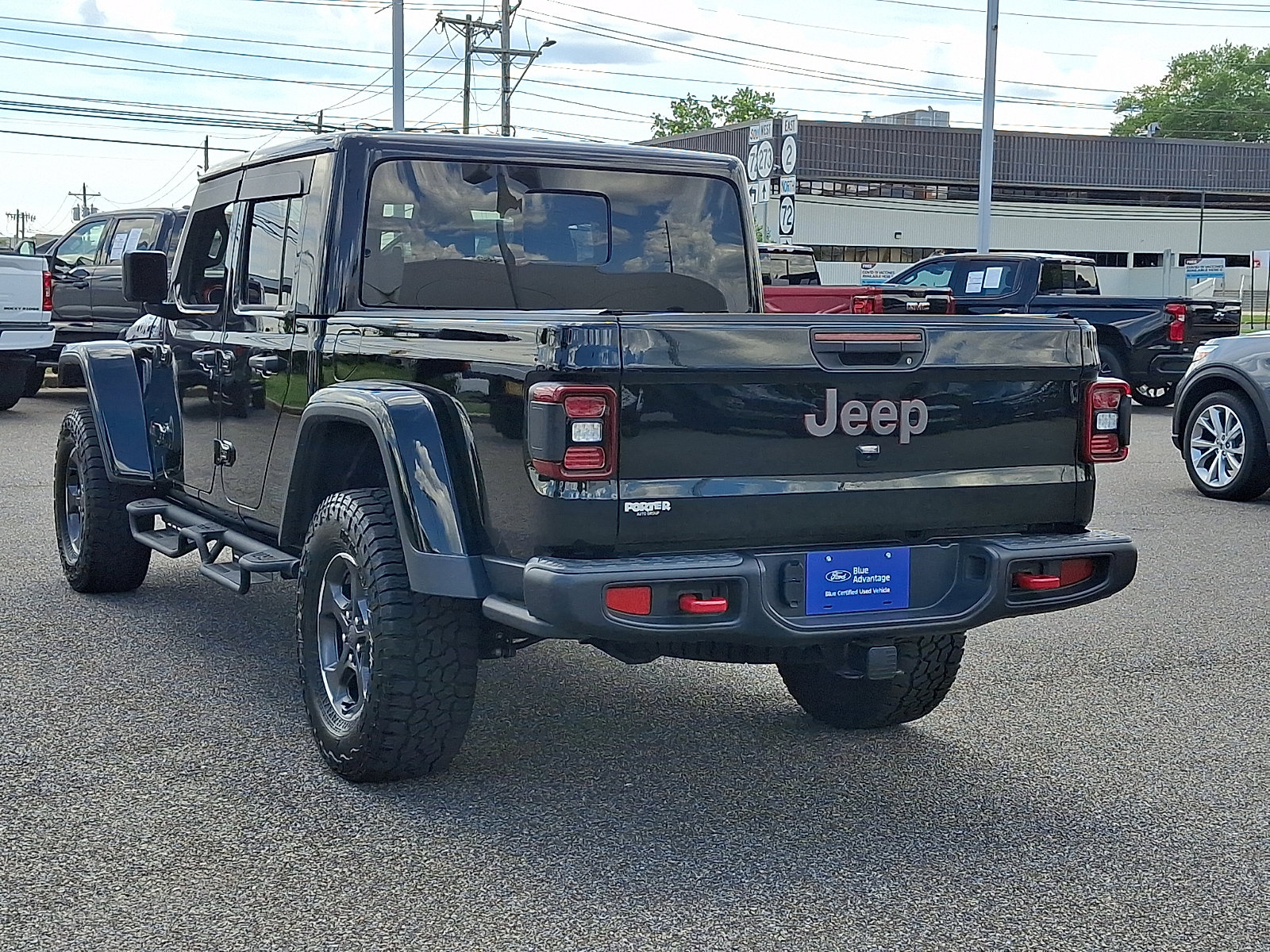 Used 2023 Jeep Gladiator Rubicon w/ LED Lighting Group AWD/4WD image 8
