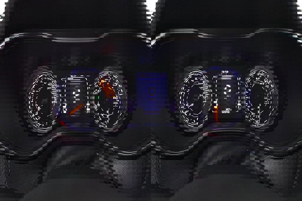 Used 2019 Jeep Cherokee Latitude Plus w/ Cold Weather Group image 15