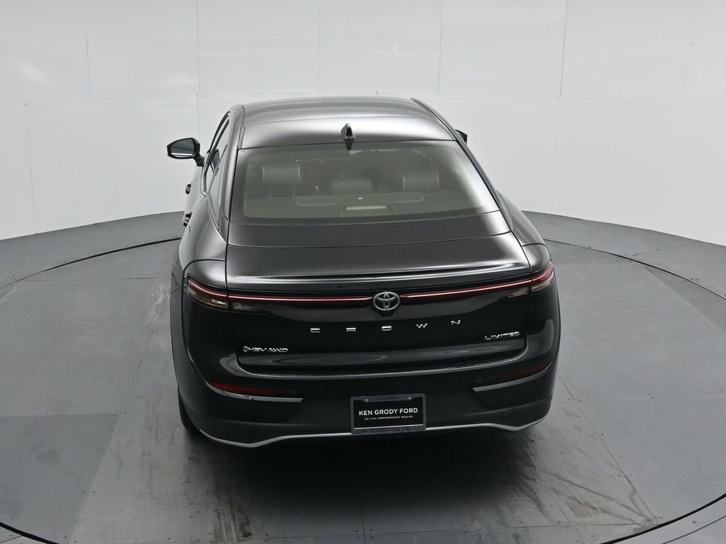 Used 2024 Toyota Crown Limited image 37