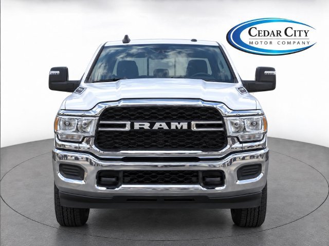 Used 2024 RAM 2500 Tradesman w/ Chrome Appearance Group AWD/4WD image 5