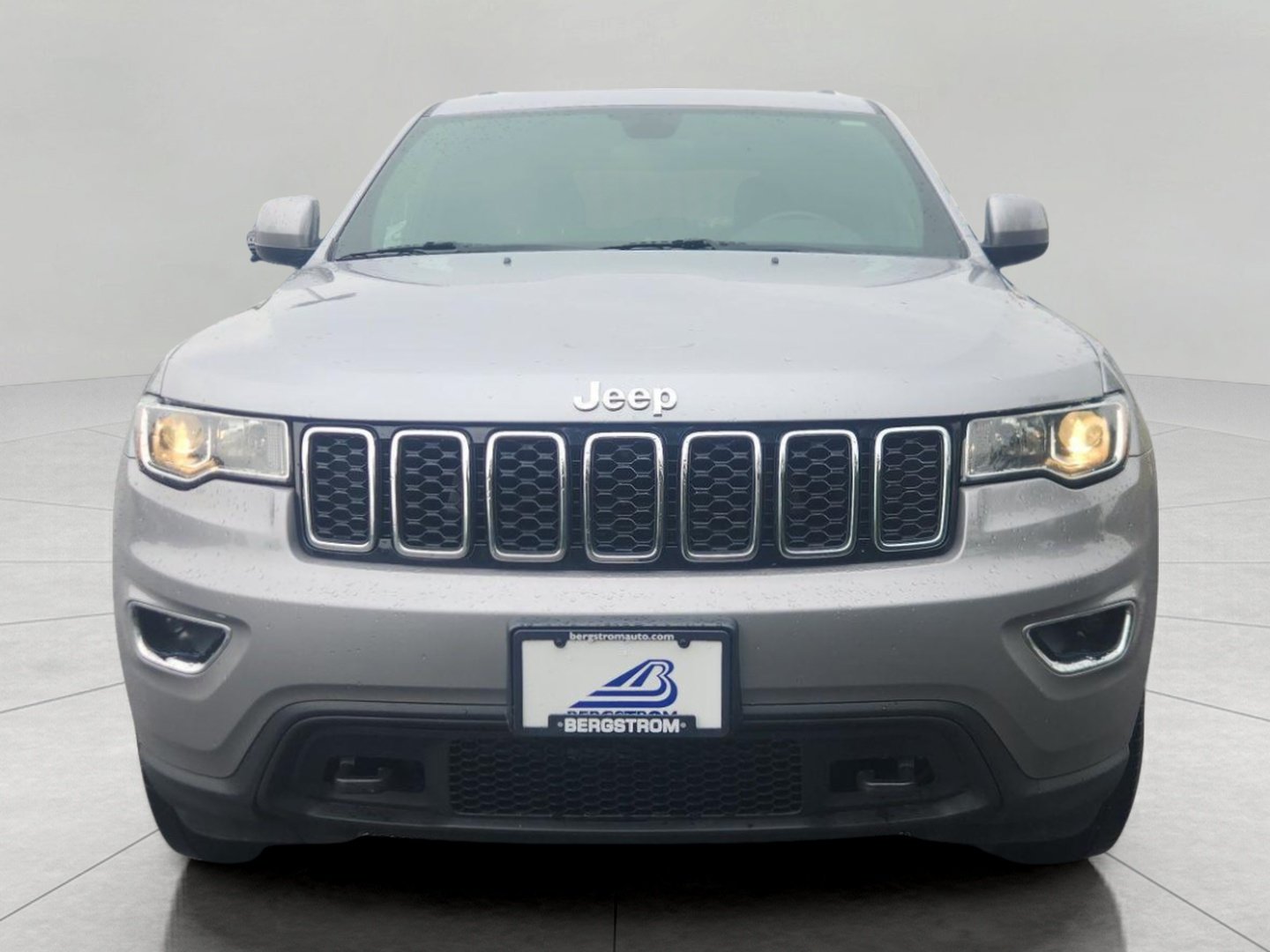 Used 2021 Jeep Grand Cherokee Laredo AWD/4WD image 4