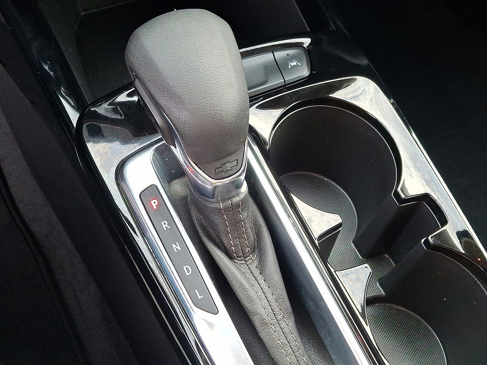 Used 2025 Chevrolet Trax LT w/ LT Convenience Package image 14