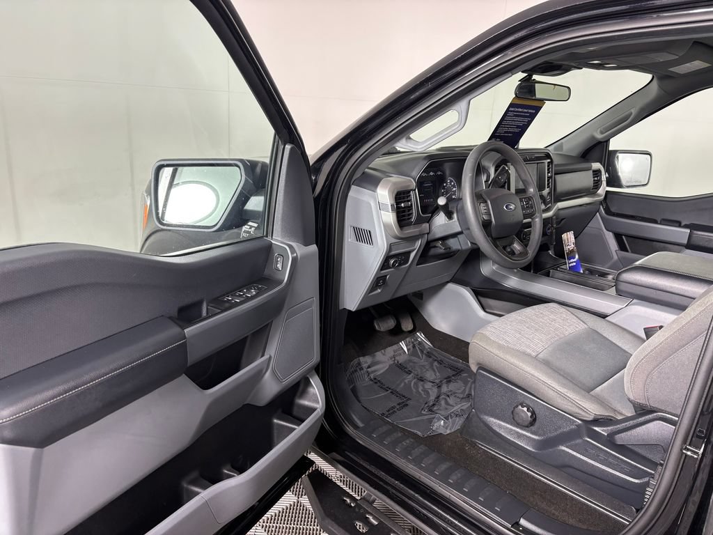 Certified 2022 Ford F150 XLT w/ Trailer Tow Package AWD/4WD image 12