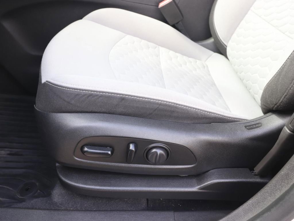 Used 2020 Chevrolet Equinox LS w/ LS Convenience Package image 18