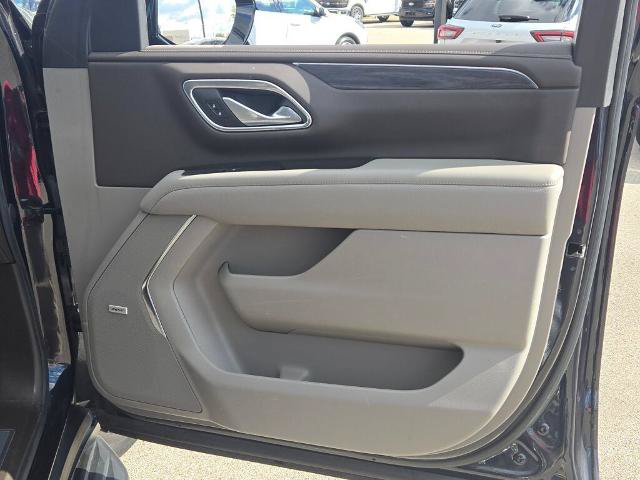 Used 2022 GMC Yukon SLT w/ SLT Premium Package AWD/4WD image 8