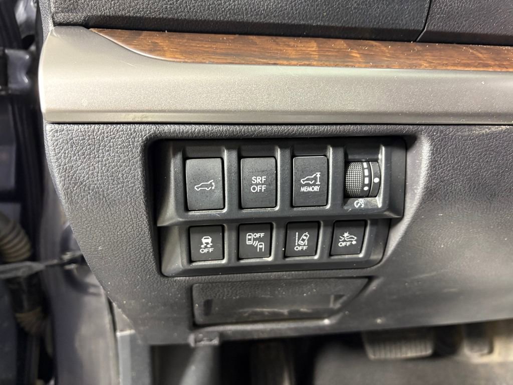 Used 2017 Subaru Outback 3.6R Limited image 14