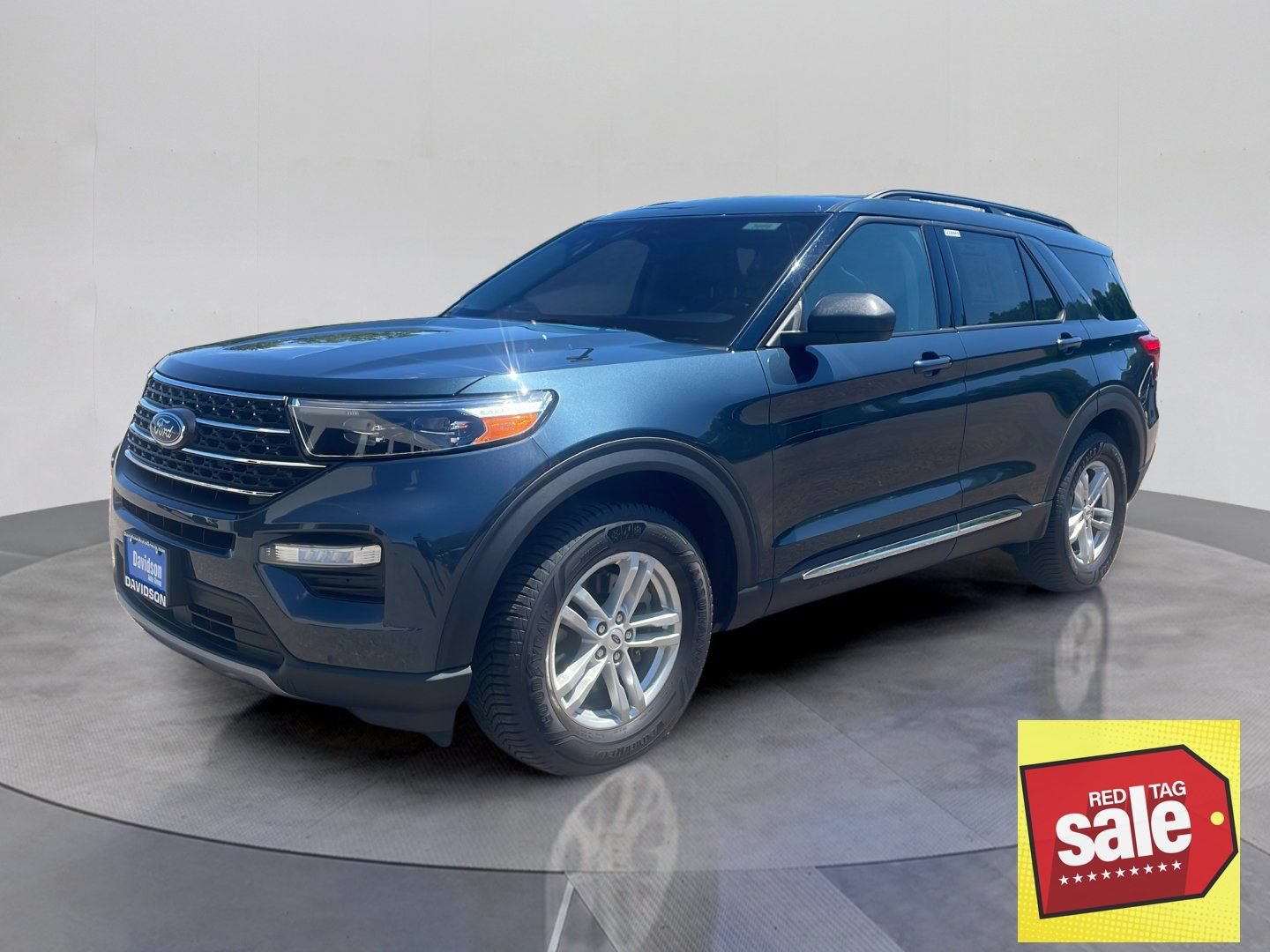 Certified 2023 Ford Explorer XLT w/ Equipment Group 202A AWD/4WD image 1