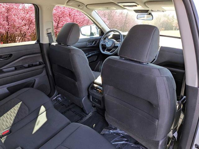 Used 2025 Nissan Pathfinder SV image 26