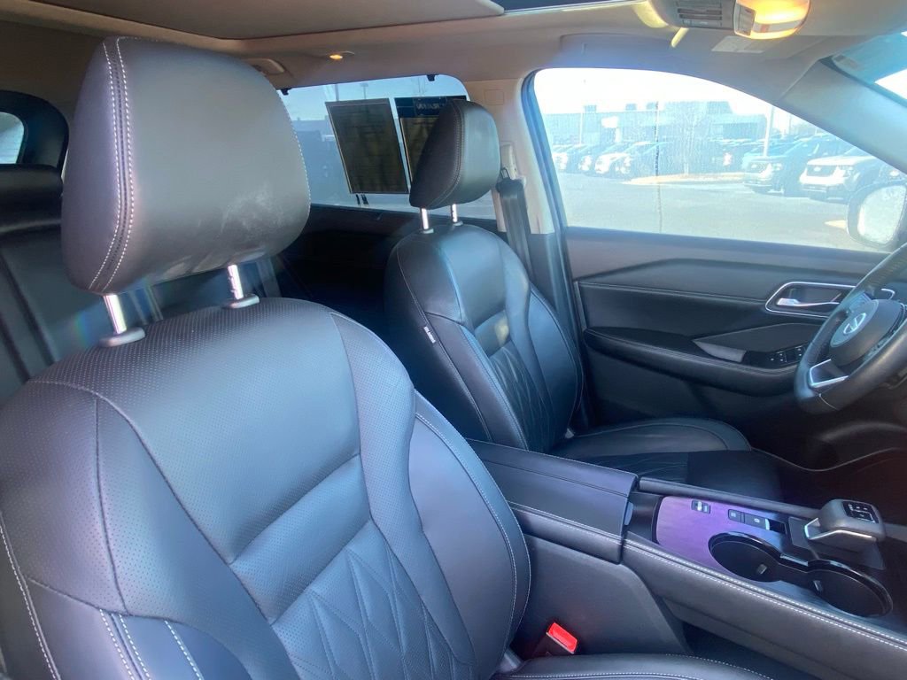 Used 2021 Nissan Rogue Platinum image 29