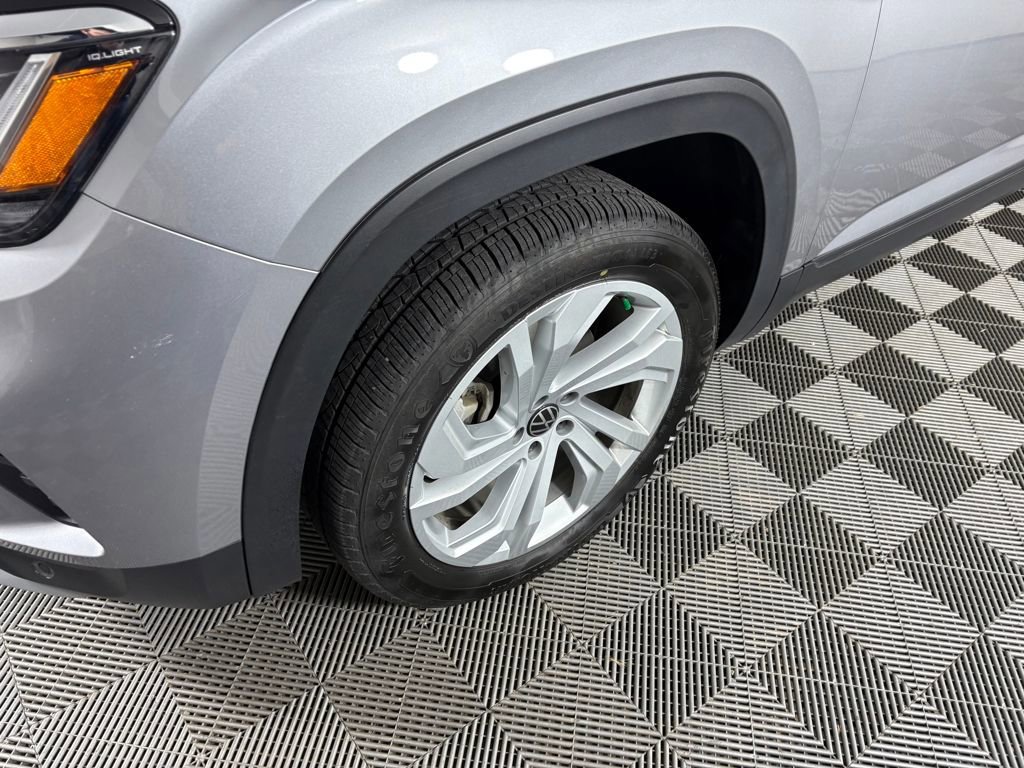 Used 2023 Volkswagen Atlas SE image 11