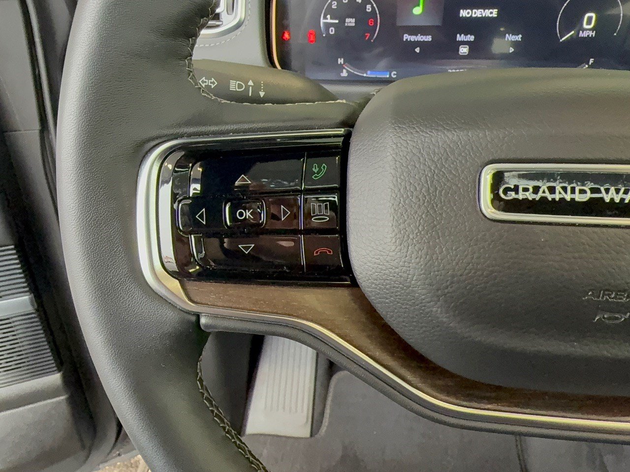 Used 2023 Jeep Grand Wagoneer L 4WD image 18