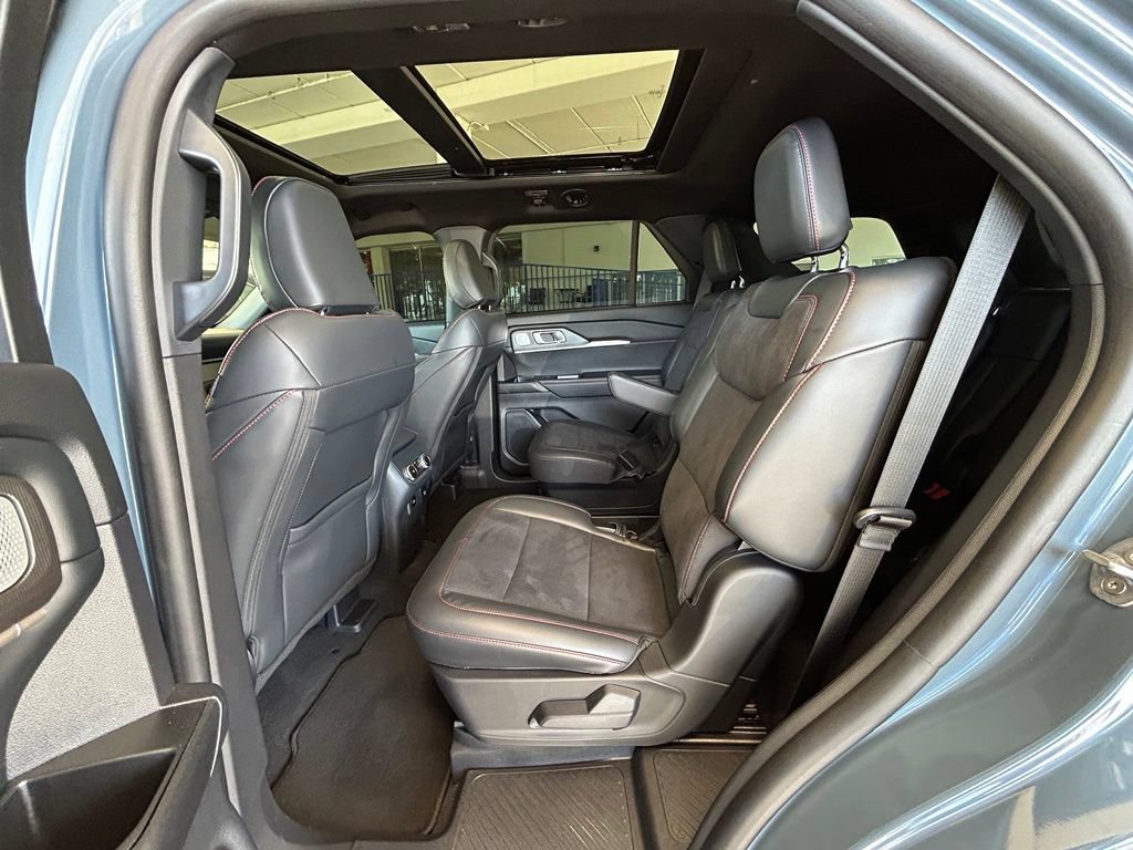 Certified 2025 Ford Explorer ST AWD/4WD image 34