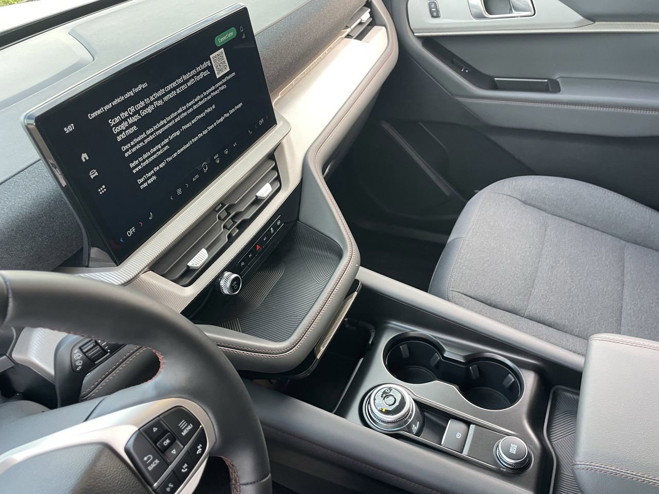 Certified 2025 Ford Explorer Active image 28