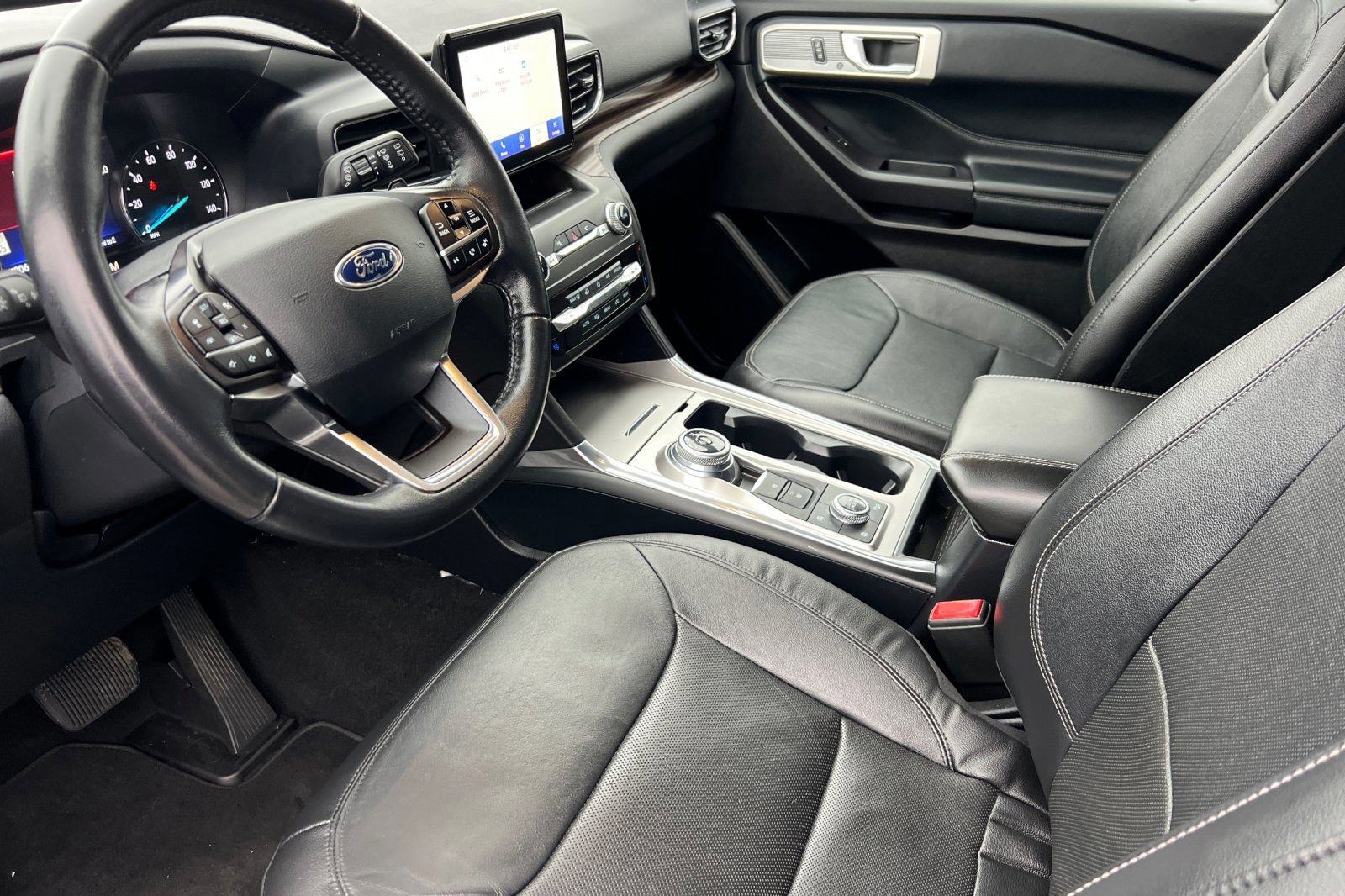 Certified 2020 Ford Explorer Limited w/ Class III Trailer Tow Package image 11