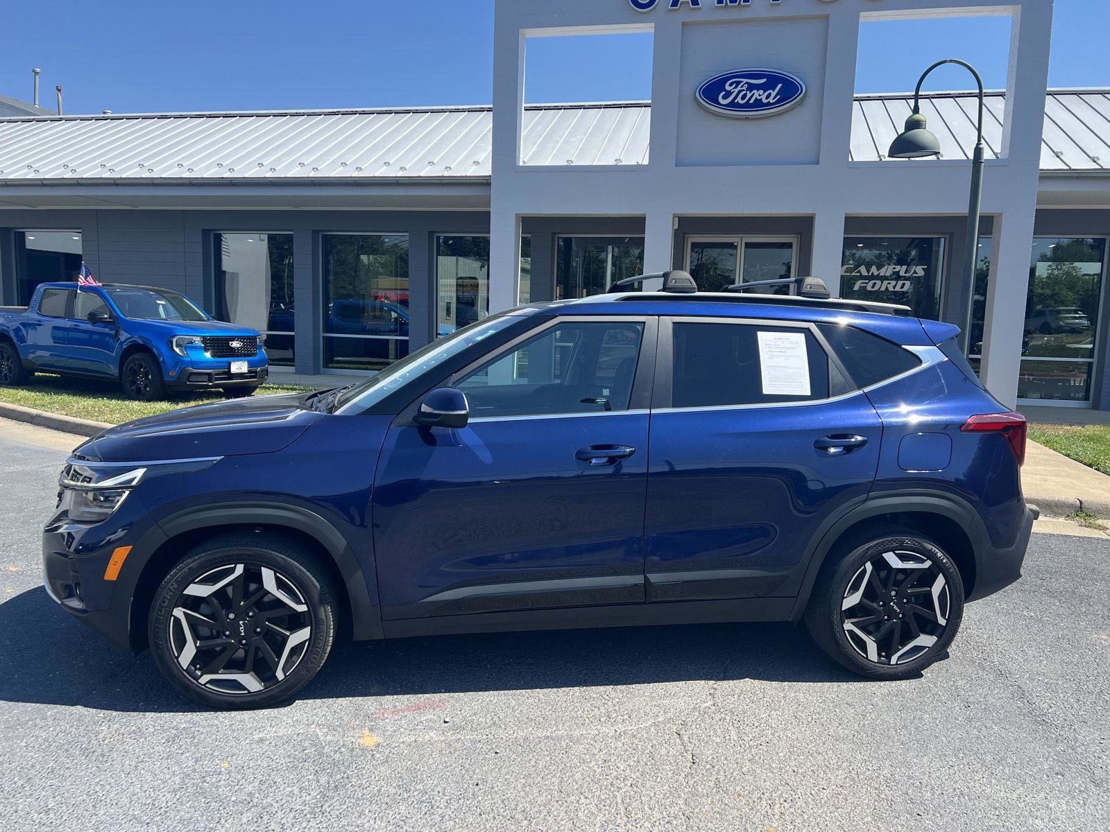Used 2024 Kia Seltos SX w/ SX Sunroof Package AWD/4WD image 2
